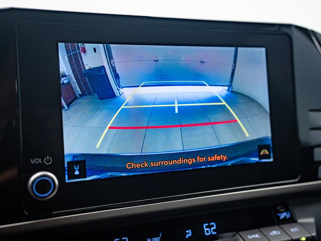 Used 2025 Toyota Camry SE image 28