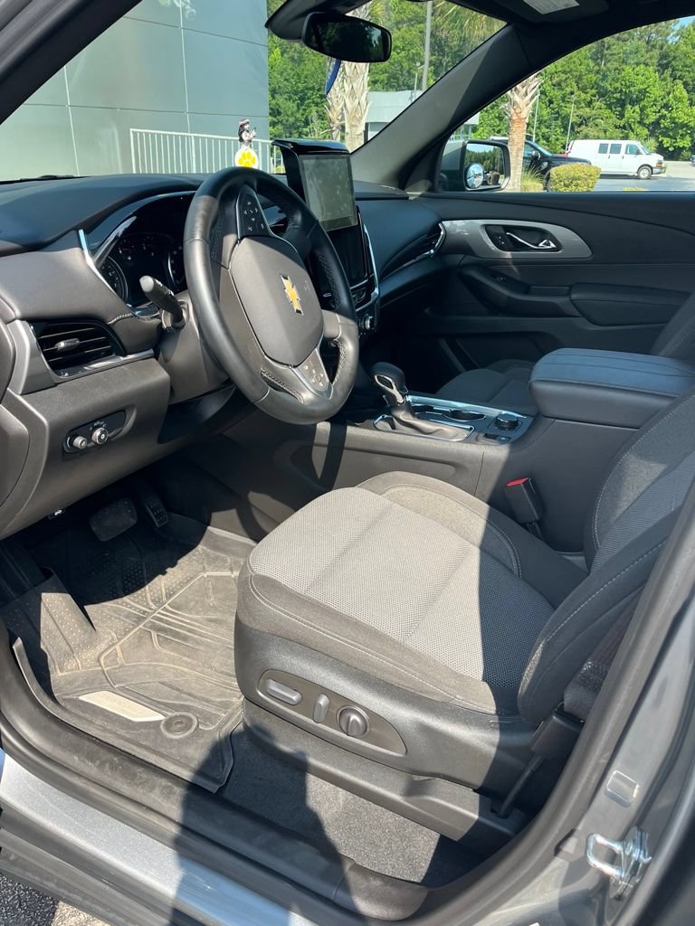 Used 2023 Chevrolet Traverse LT FWD image 10