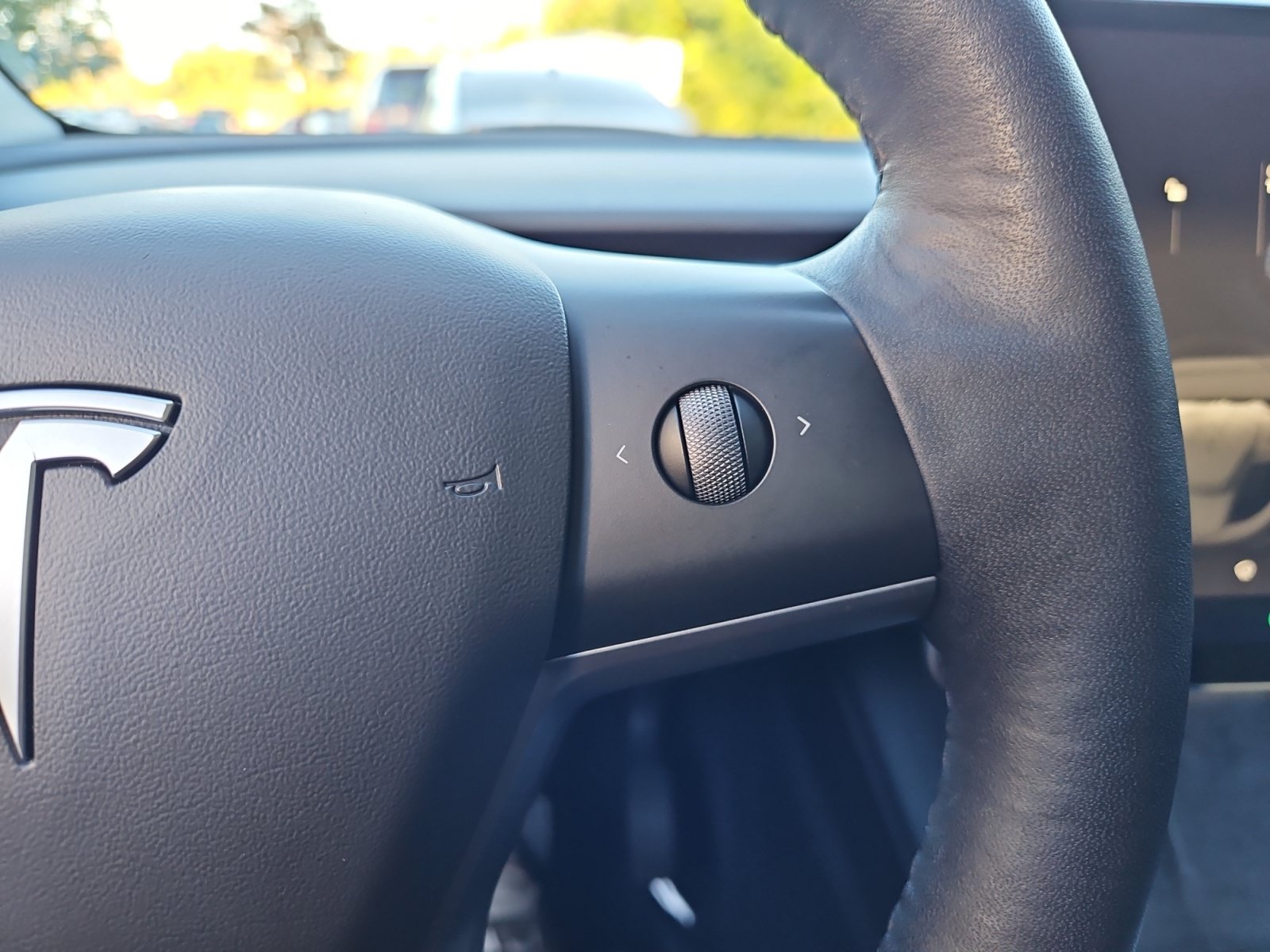 Used 2022 Tesla Model Y Long Range AWD/4WD image 24