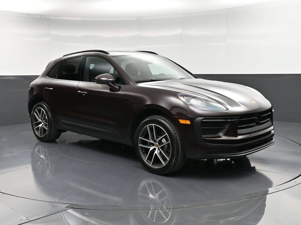 Certified 2026 Porsche Macan AWD/4WD image 10