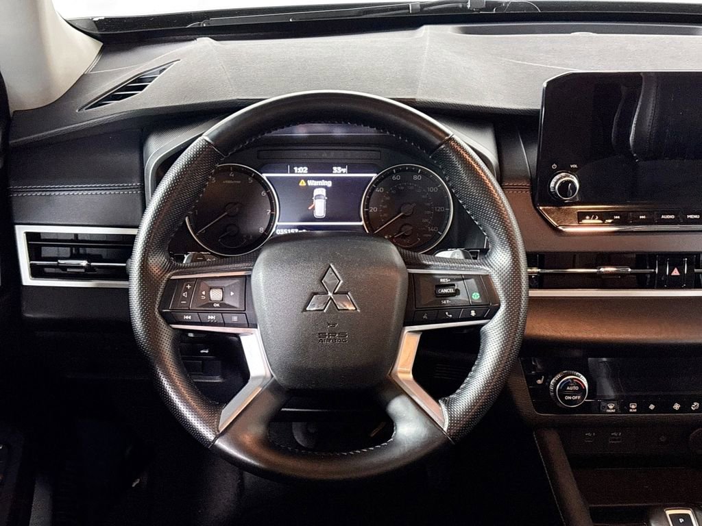 Used 2024 Mitsubishi Outlander SE image 13