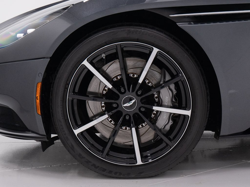 Used 2023 Aston Martin DB11 Volante RWD image 46