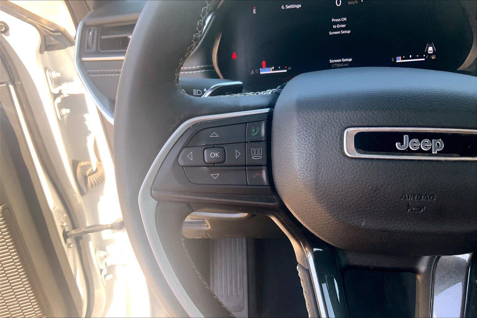 Used 2023 Jeep Grand Cherokee L Laredo AWD/4WD image 22