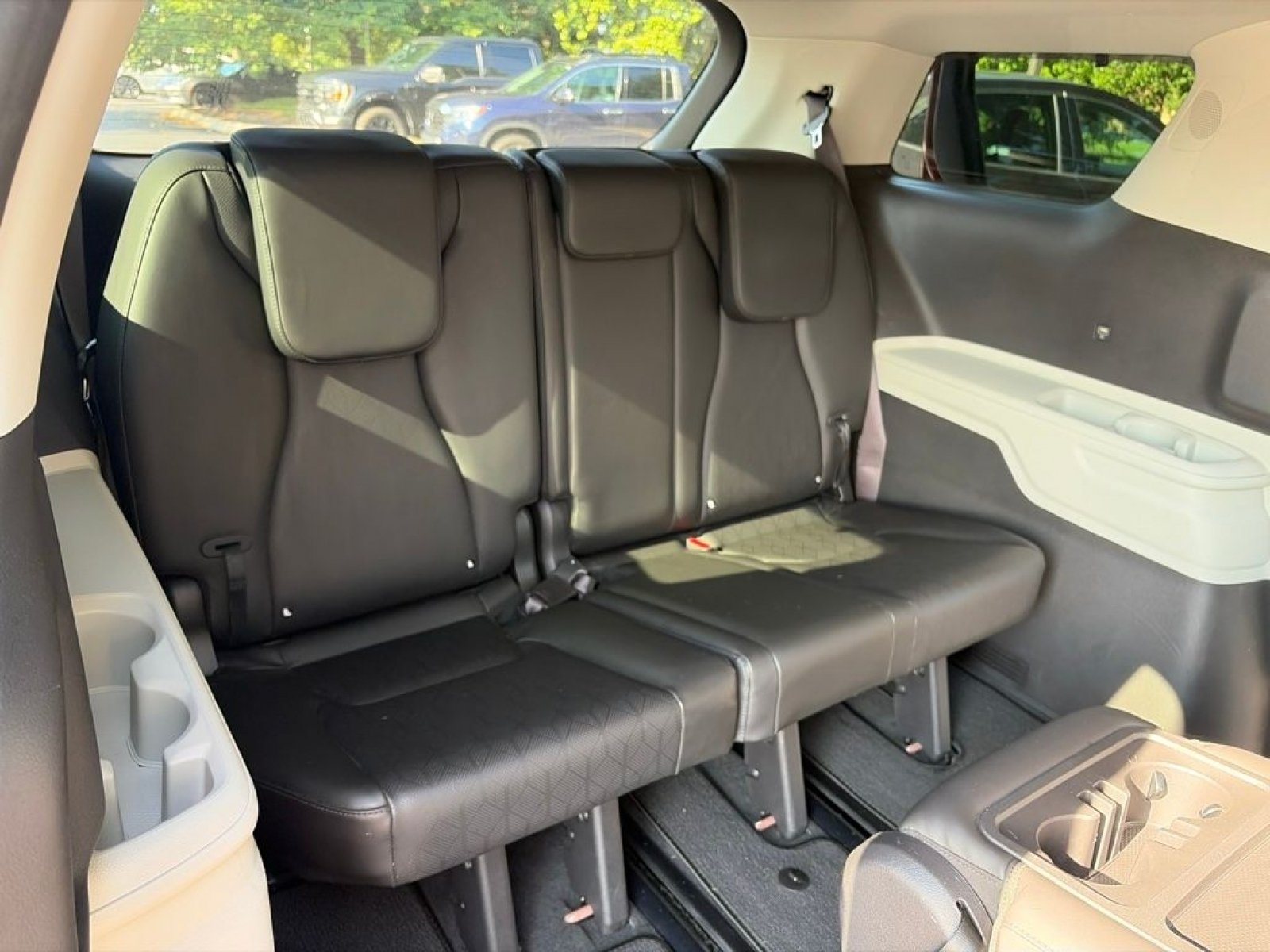 Used 2022 Kia Carnival SX FWD image 18