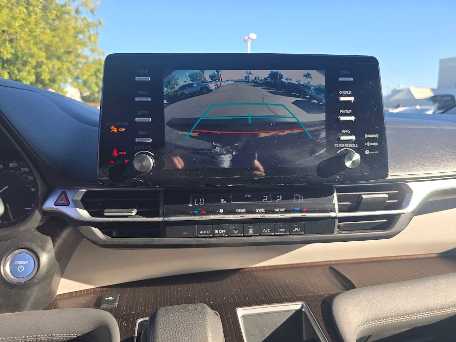 Used 2022 Toyota Sienna LE image 27