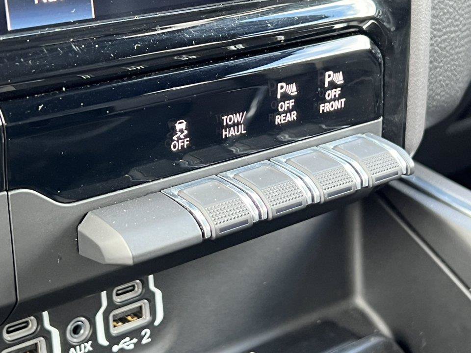 Used 2024 RAM 1500 Laramie AWD/4WD image 27