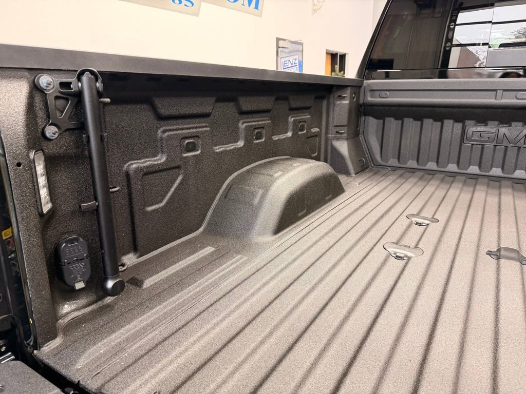 Used 2025 GMC Sierra 2500 AT4 w/ AT4 Premium Plus Package image 9