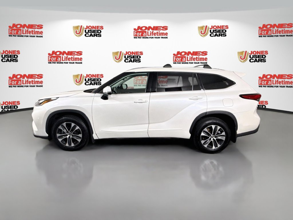 Certified 2021 Toyota Highlander XLE AWD/4WD image 14