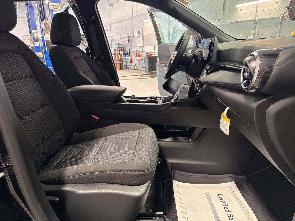 New 2026 Chevrolet Equinox LT w/ Safety and Technology Package AWD/4WD image 34