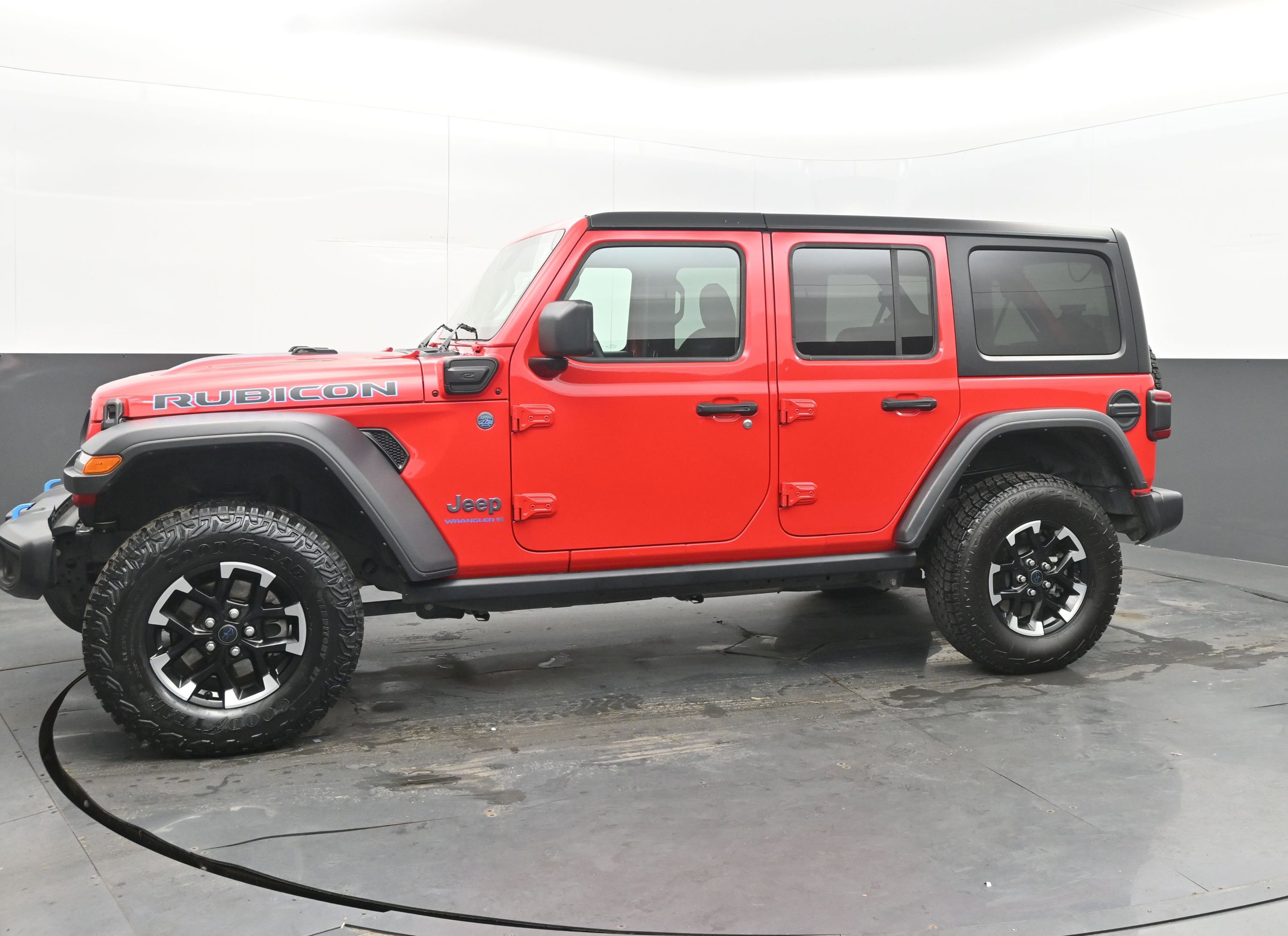 Used 2024 Jeep Wrangler Unlimited Rubicon 4xe image 5