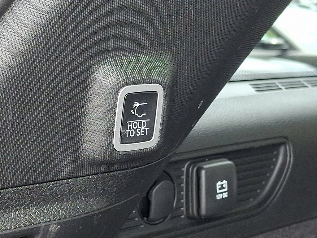 Used 2023 Jeep Grand Cherokee Summit AWD/4WD image 34