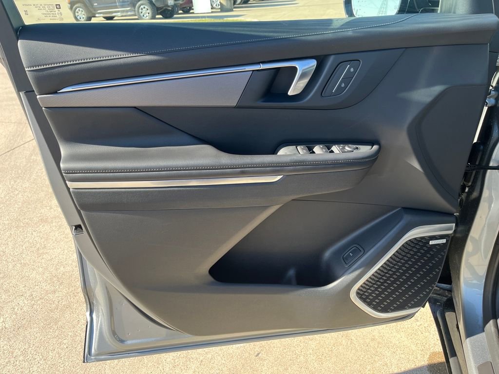 Used 2025 Buick Enclave Sport Touring image 11