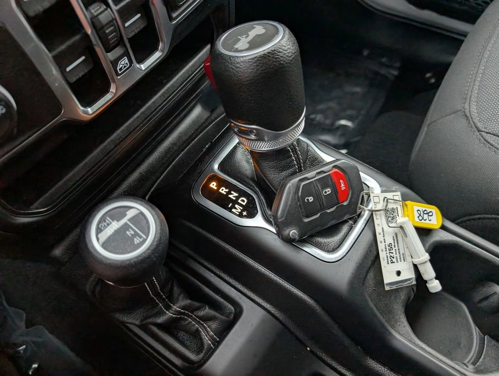 Used 2023 Jeep Wrangler Sahara image 31