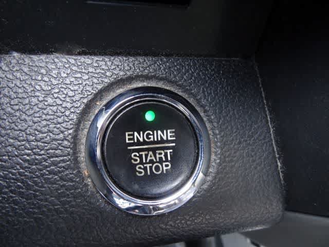 Used 2015 Ford F150 Platinum w/ Equipment Group 701A Luxury AWD/4WD image 18