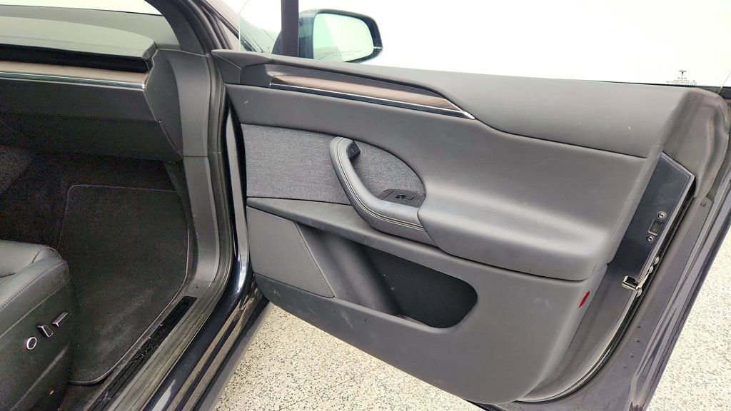 Used 2024 Tesla Model X image 27