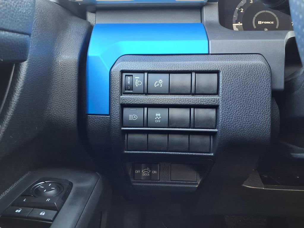 Used 2025 Toyota Tacoma SR5 image 18