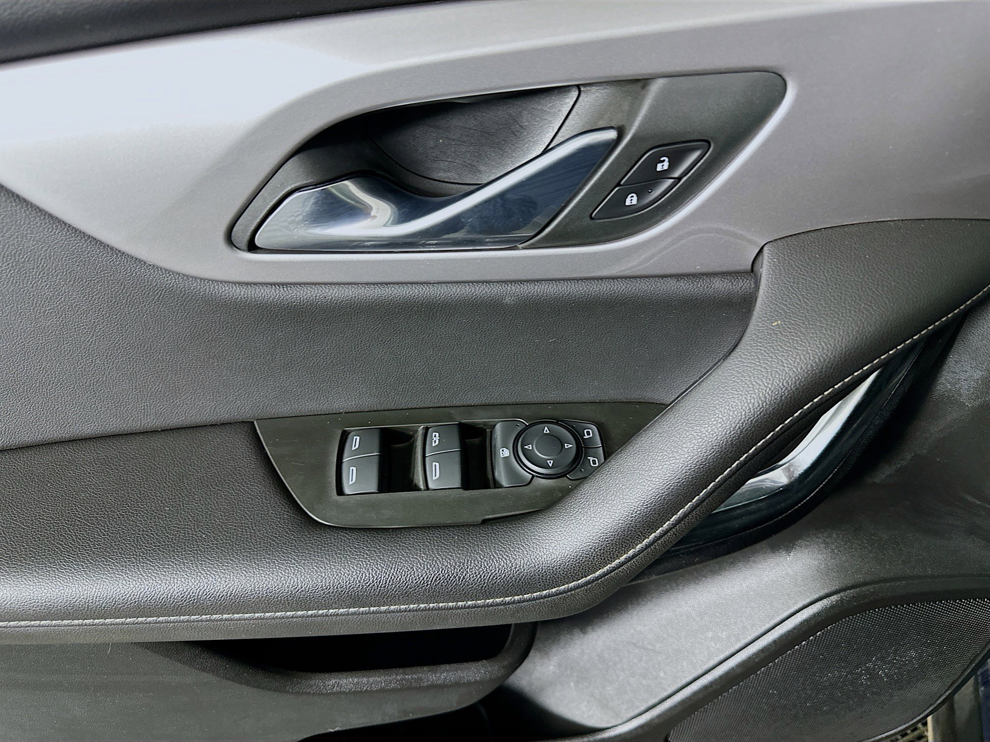 Used 2023 Chevrolet Blazer LT image 15