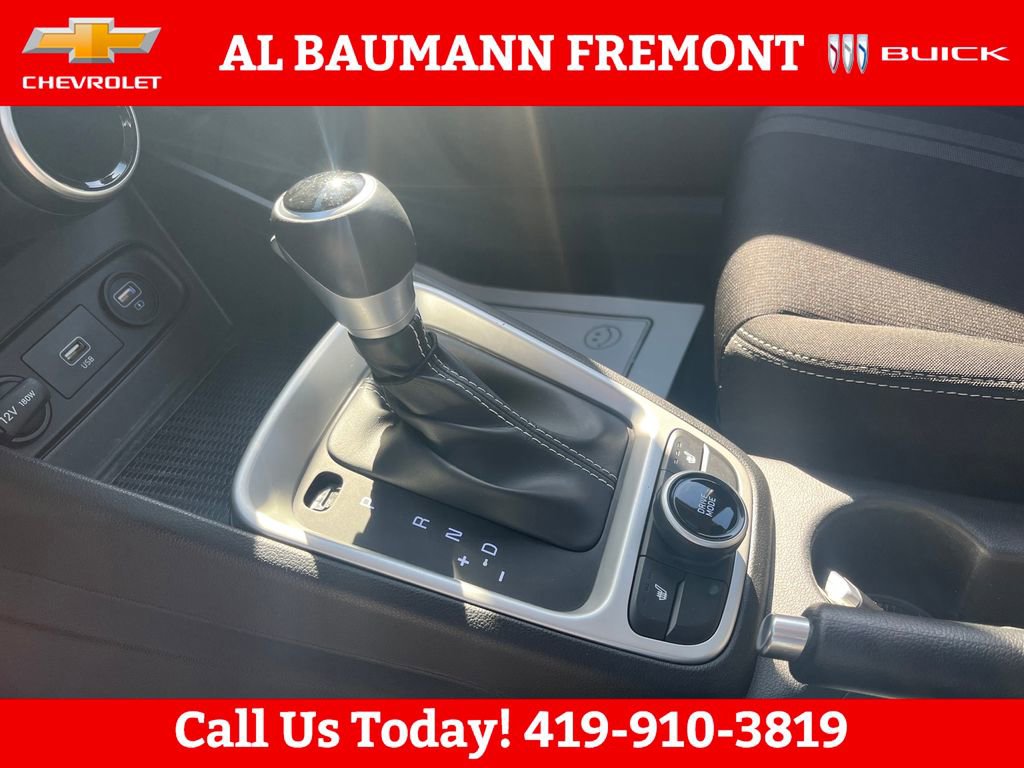 Used 2021 Hyundai Venue SEL w/ Premium Package FWD image 24
