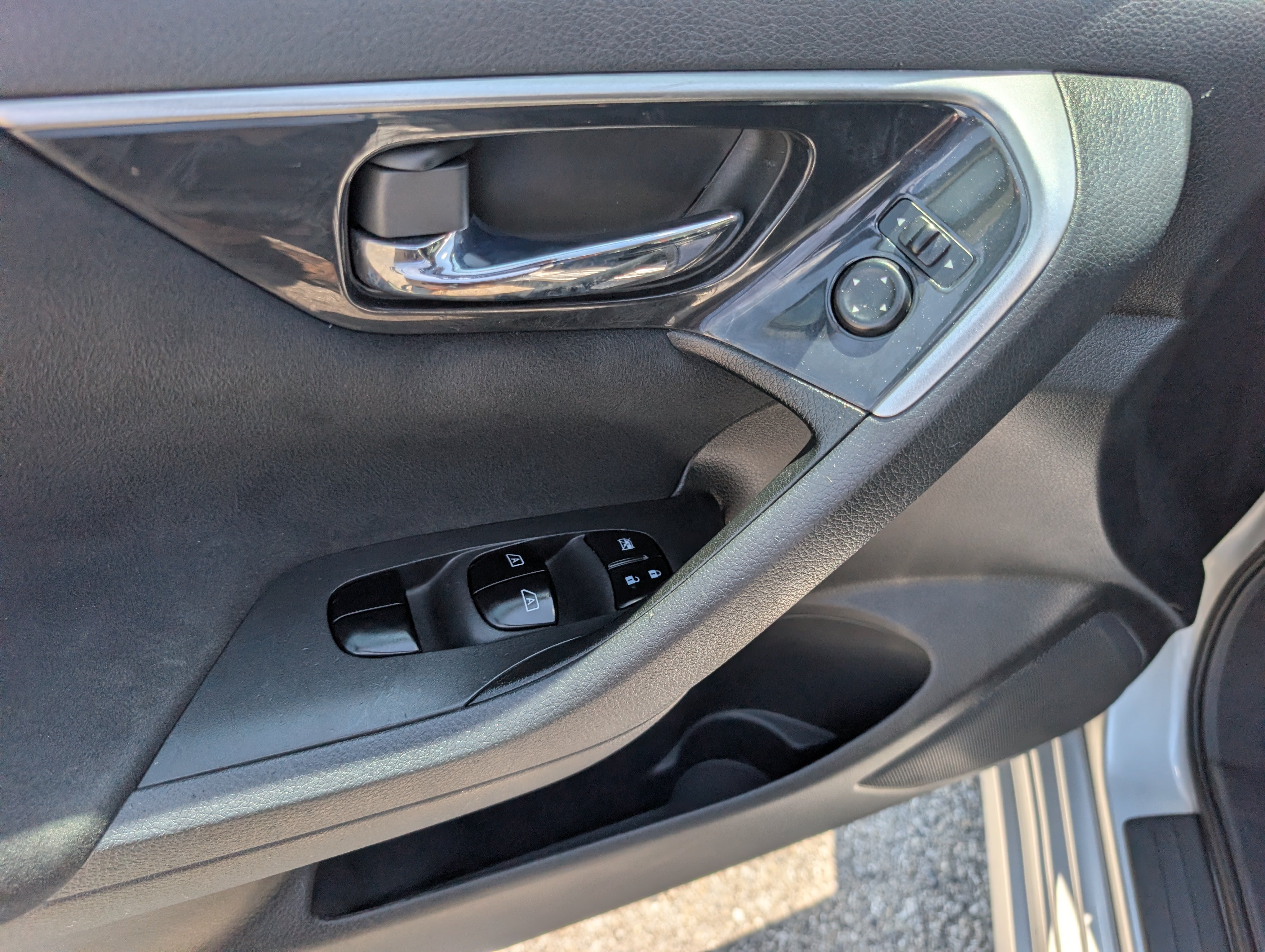 Used 2014 Nissan Altima 2.5 SV w/ Convenience Package FWD image 17