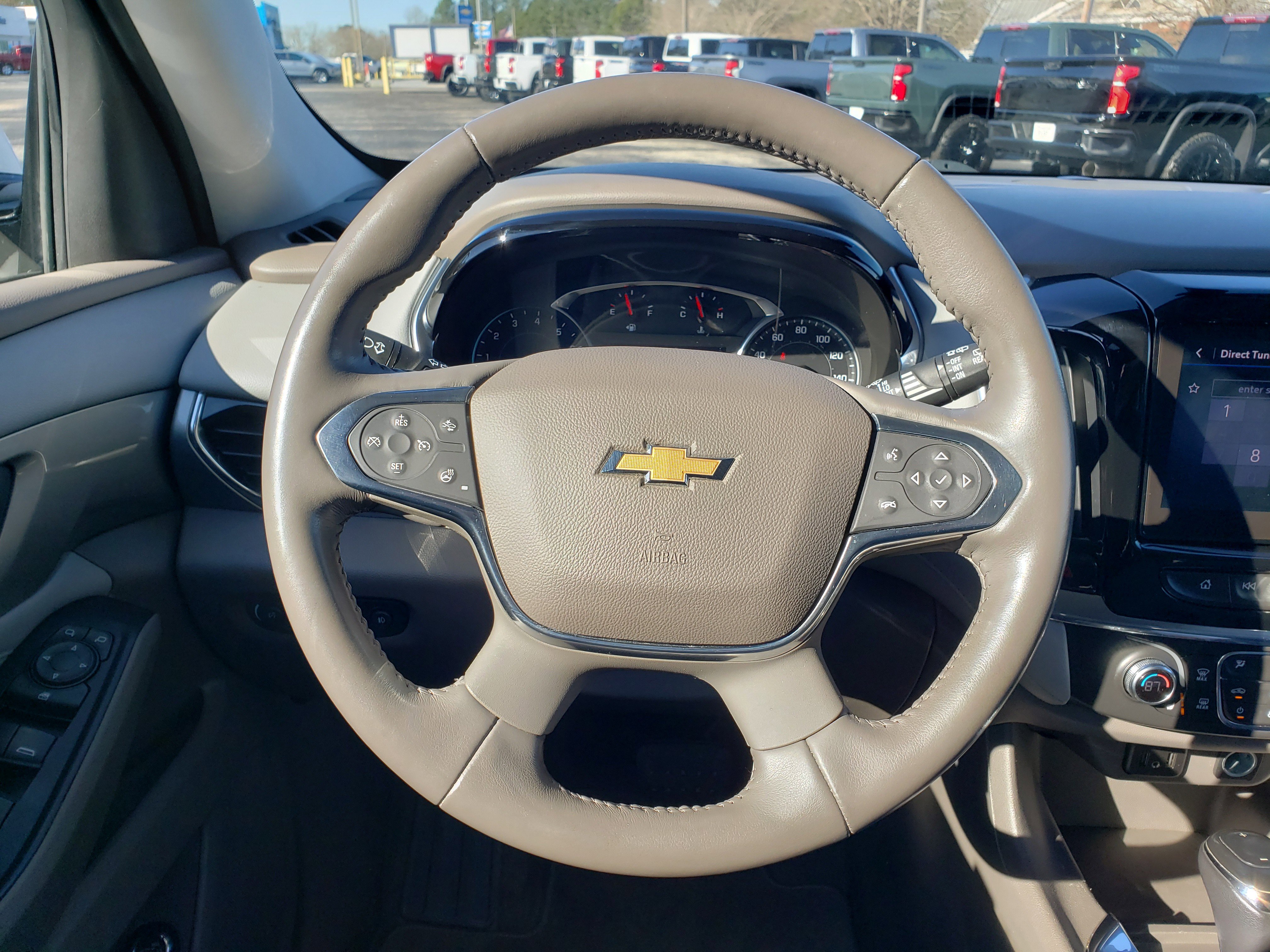 Used 2020 Chevrolet Traverse LT image 17
