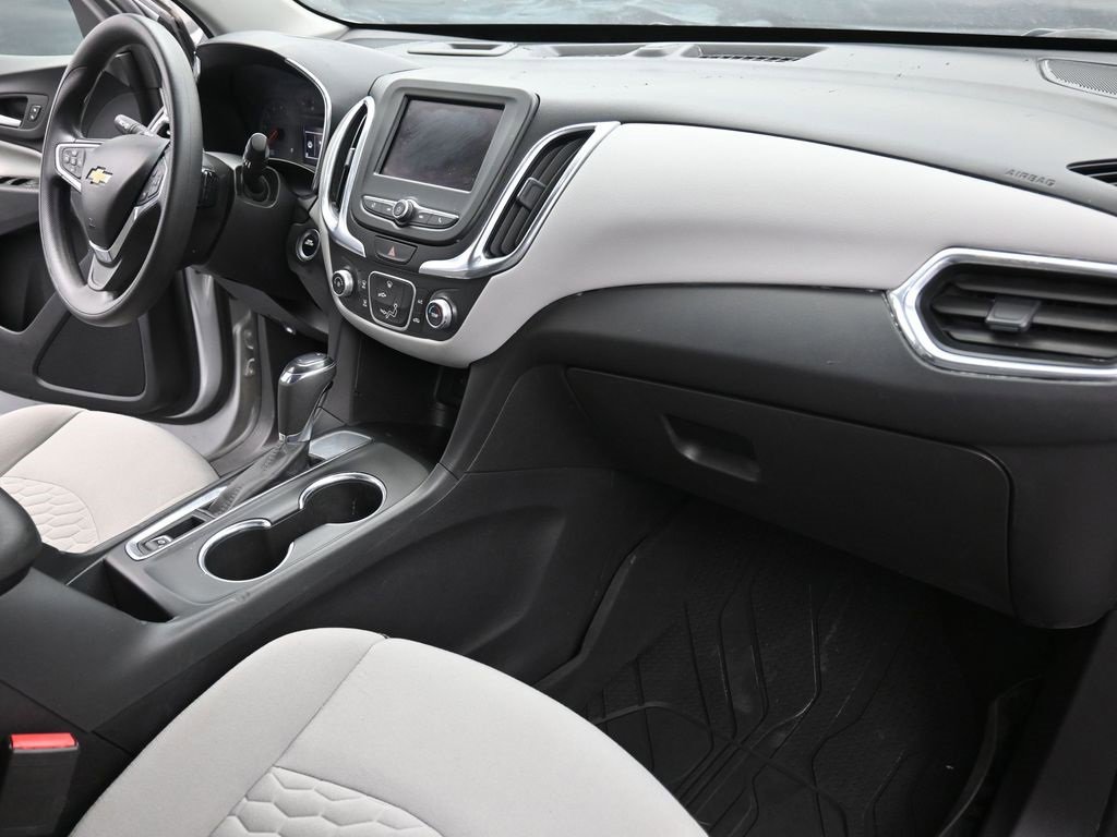 Used 2020 Chevrolet Equinox LS w/ LS Convenience Package image 12