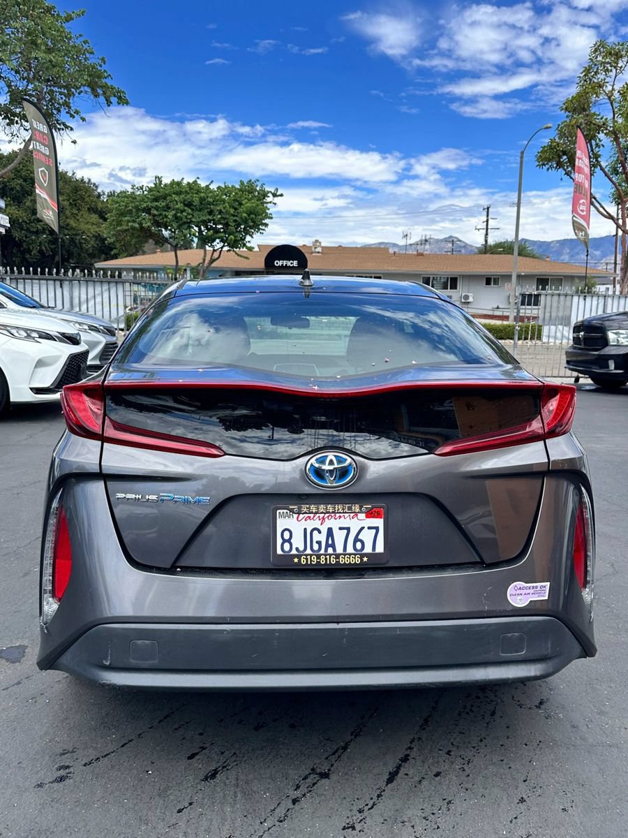 Used 2019 Toyota Prius Prime Plus w/ Preferred Accessory Package FWD image 5