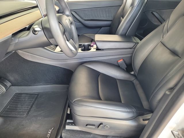 Used 2021 Tesla Model Y Long Range image 17