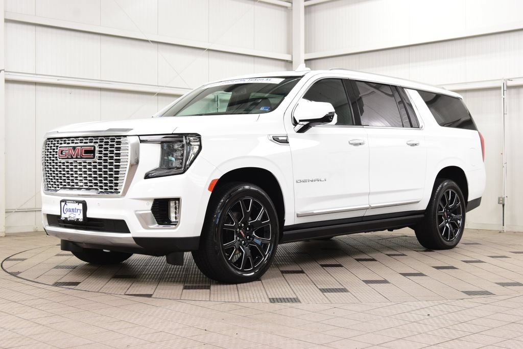 Used 2024 GMC Yukon XL Denali AWD/4WD image 3