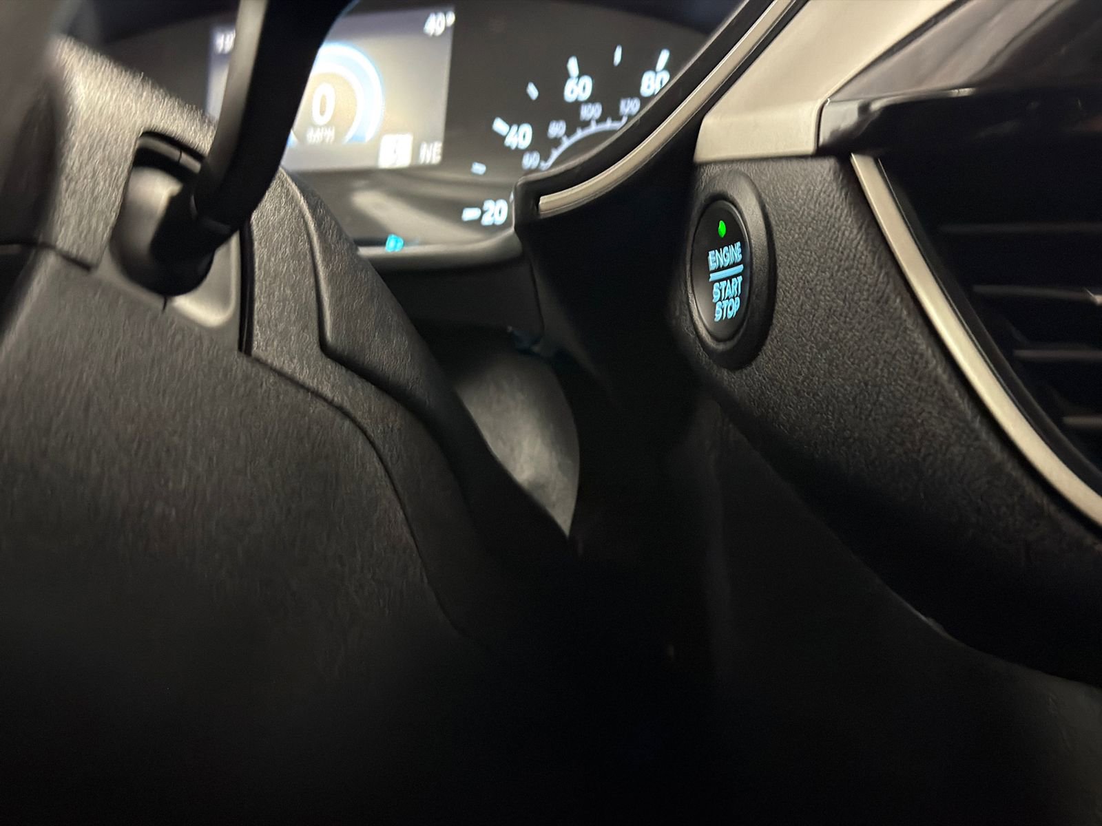 Used 2022 Ford Escape SE image 27