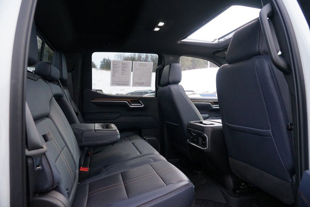 Used 2022 Chevrolet Silverado 1500 High Country w/ High Country Premium Package image 29