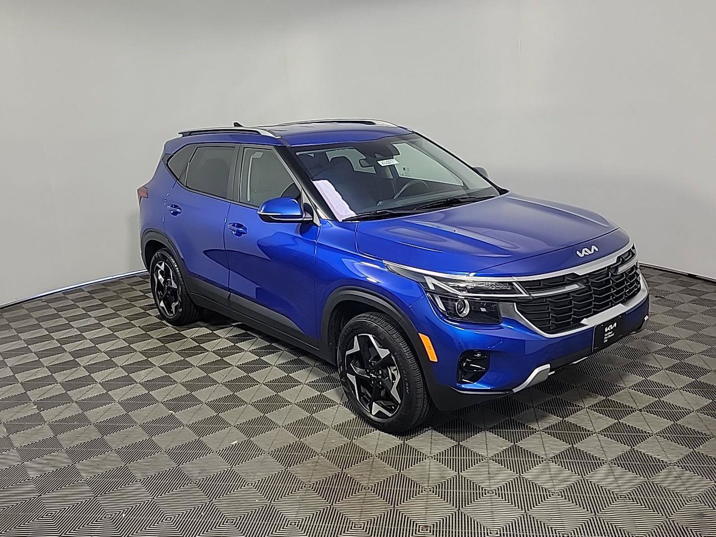 Used 2026 Kia Seltos S AWD/4WD image 2