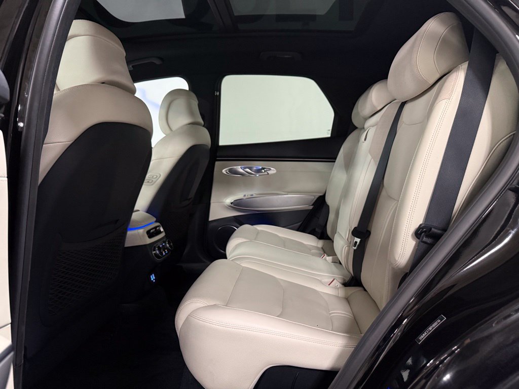 Used 2023 Genesis Electrified GV70 AWD/4WD image 10