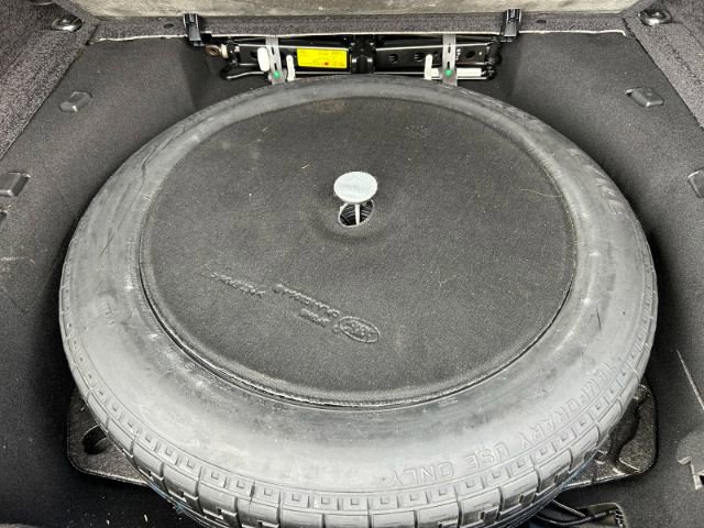 Used 2016 Land Rover Range Rover Long Wheelbase Supercharged image 35