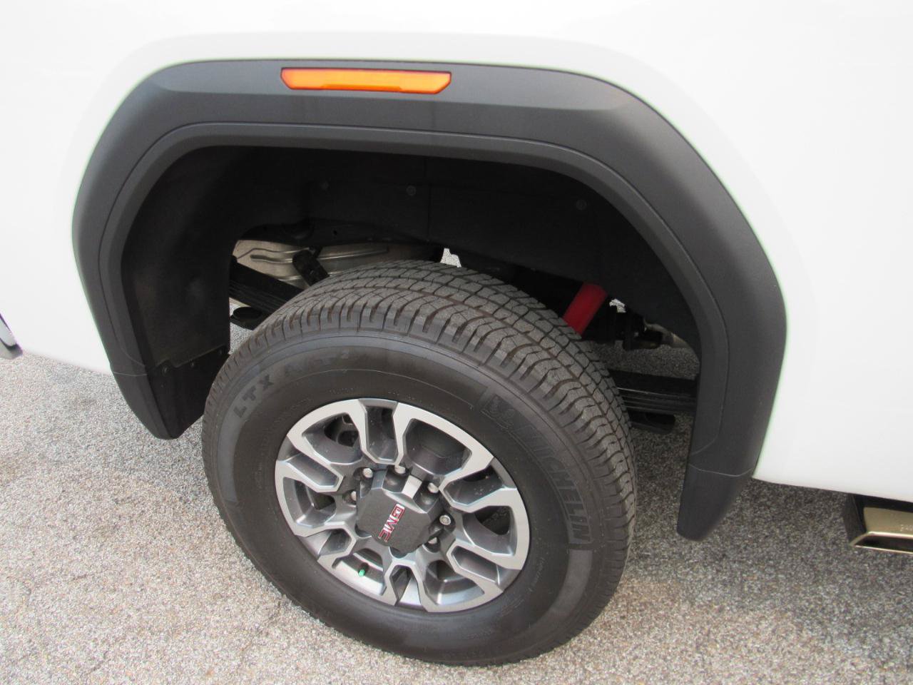 Used 2025 GMC Sierra 2500 SLE w/ SLE Convenience Package AWD/4WD image 4