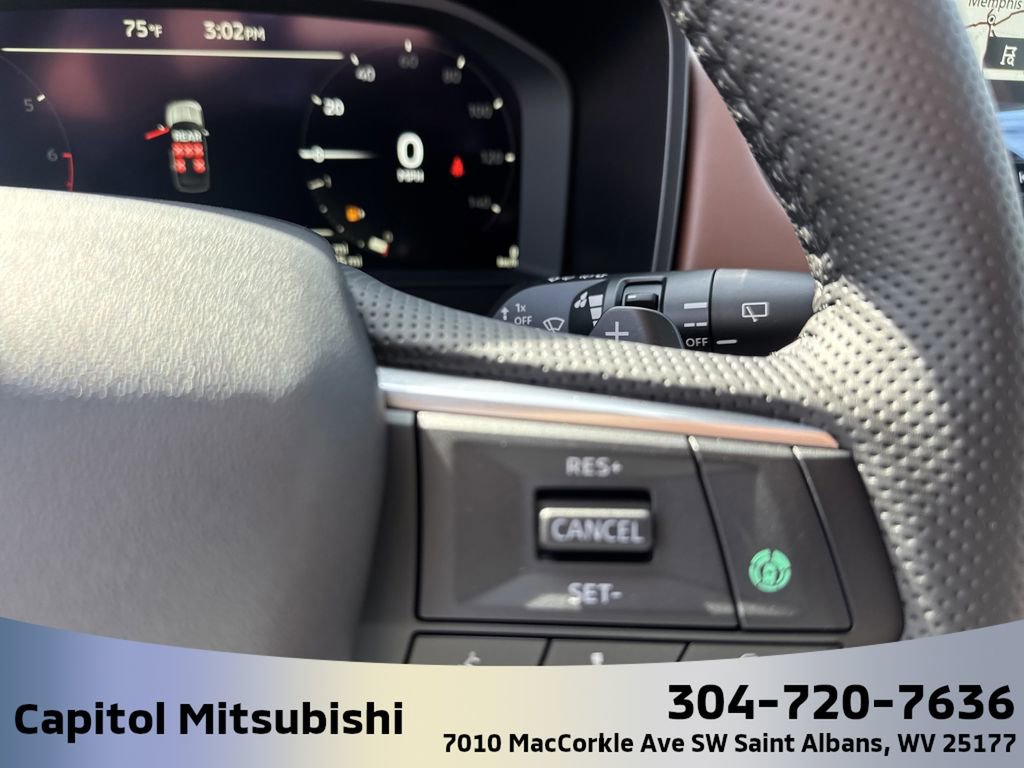 New 2025 Mitsubishi Outlander SEL image 21