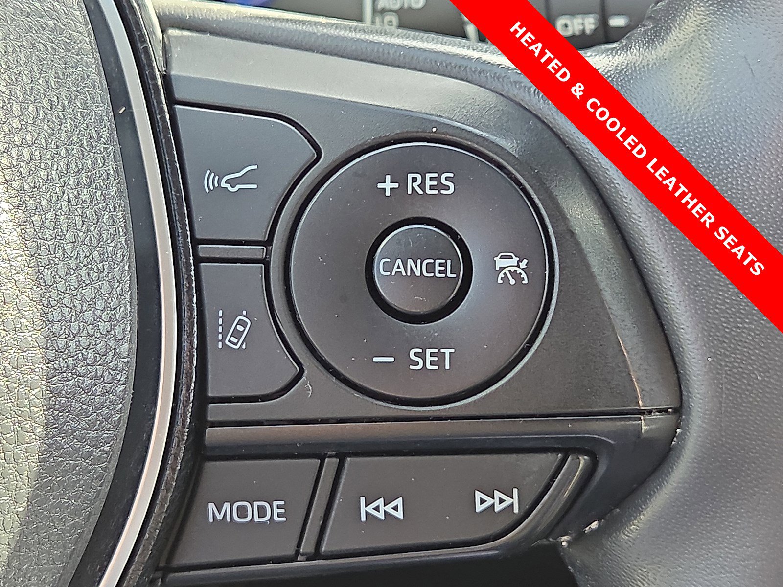 Used 2020 Toyota RAV4 Limited image 22