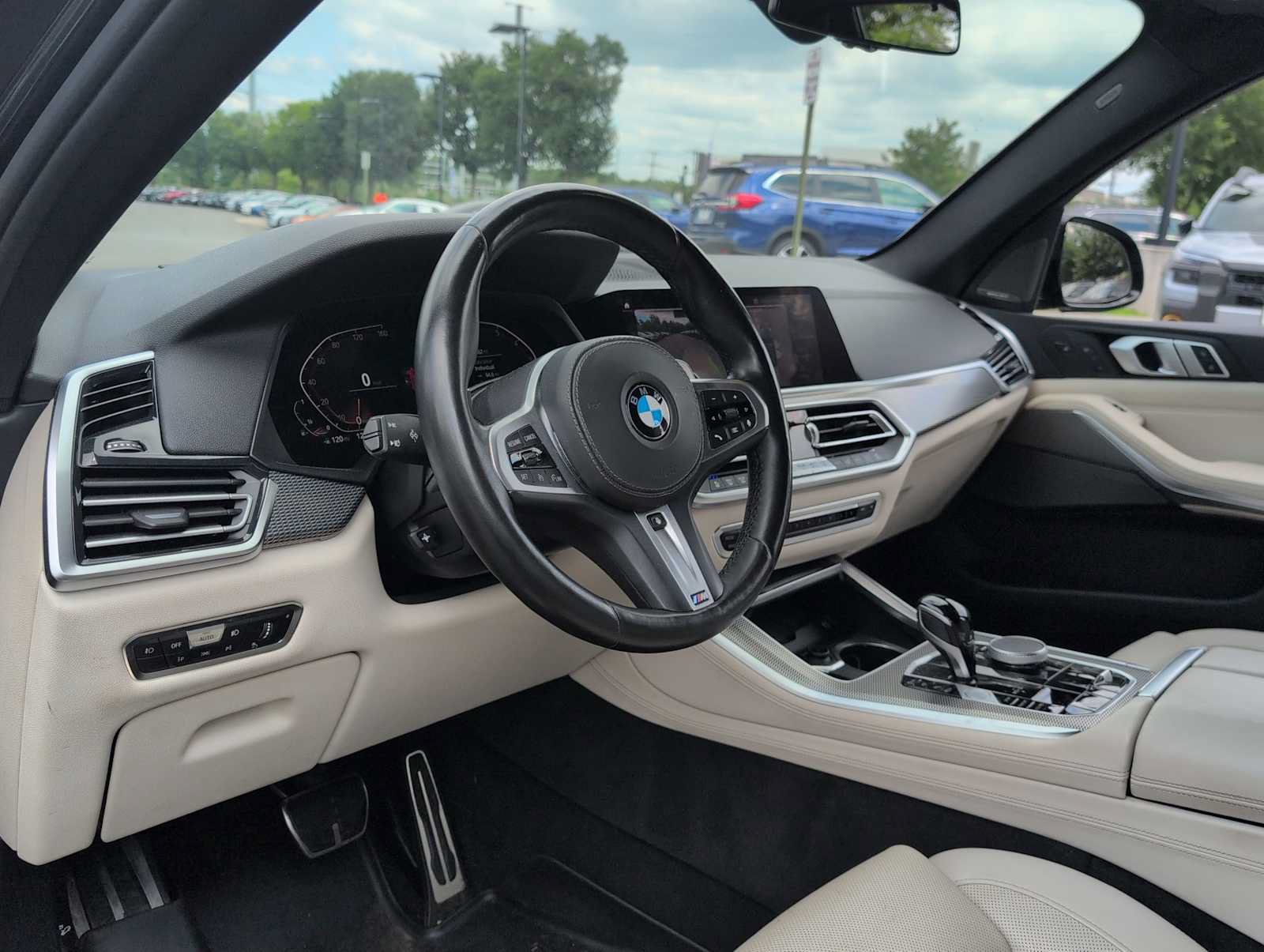 Used 2019 BMW X5 xDrive50i w/ M Sport Package AWD/4WD image 10