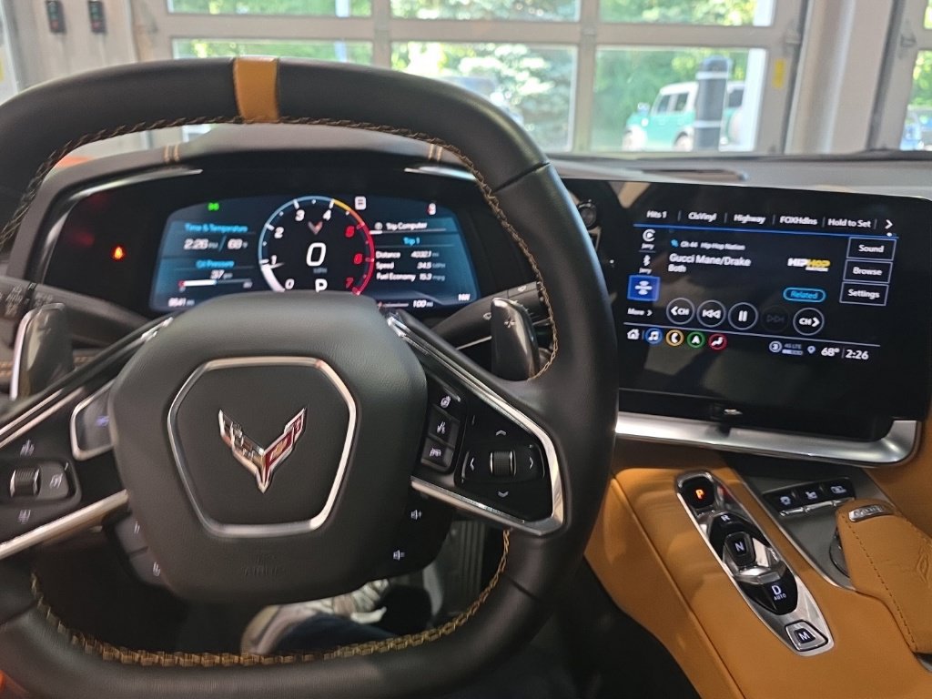 Used 2022 Chevrolet Corvette Stingray Preferred Cpe w/ Z51 Performance Package RWD image 22