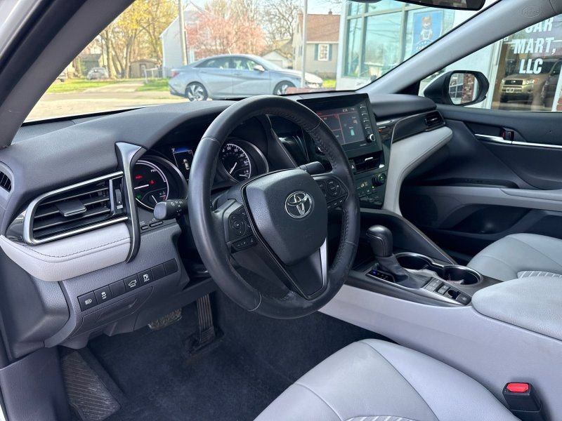 Used 2021 Toyota Camry SE FWD image 10