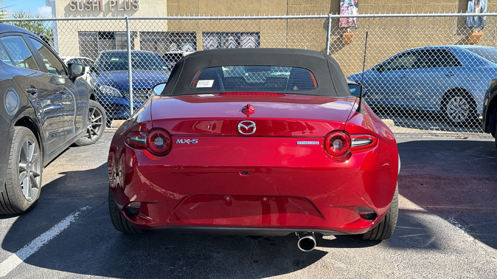 Used 2024 MAZDA MX-5 Miata Grand Touring RWD image 15