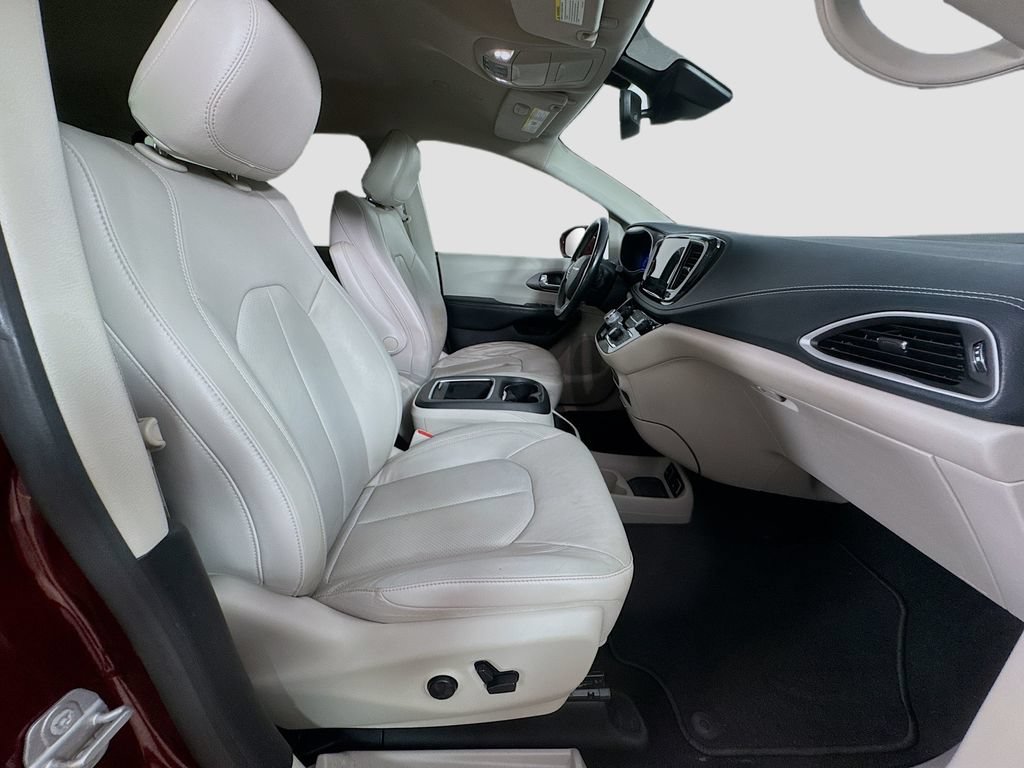 Used 2021 Chrysler Pacifica Touring-L w/ Premium & Safety Sphere Group FWD image 35