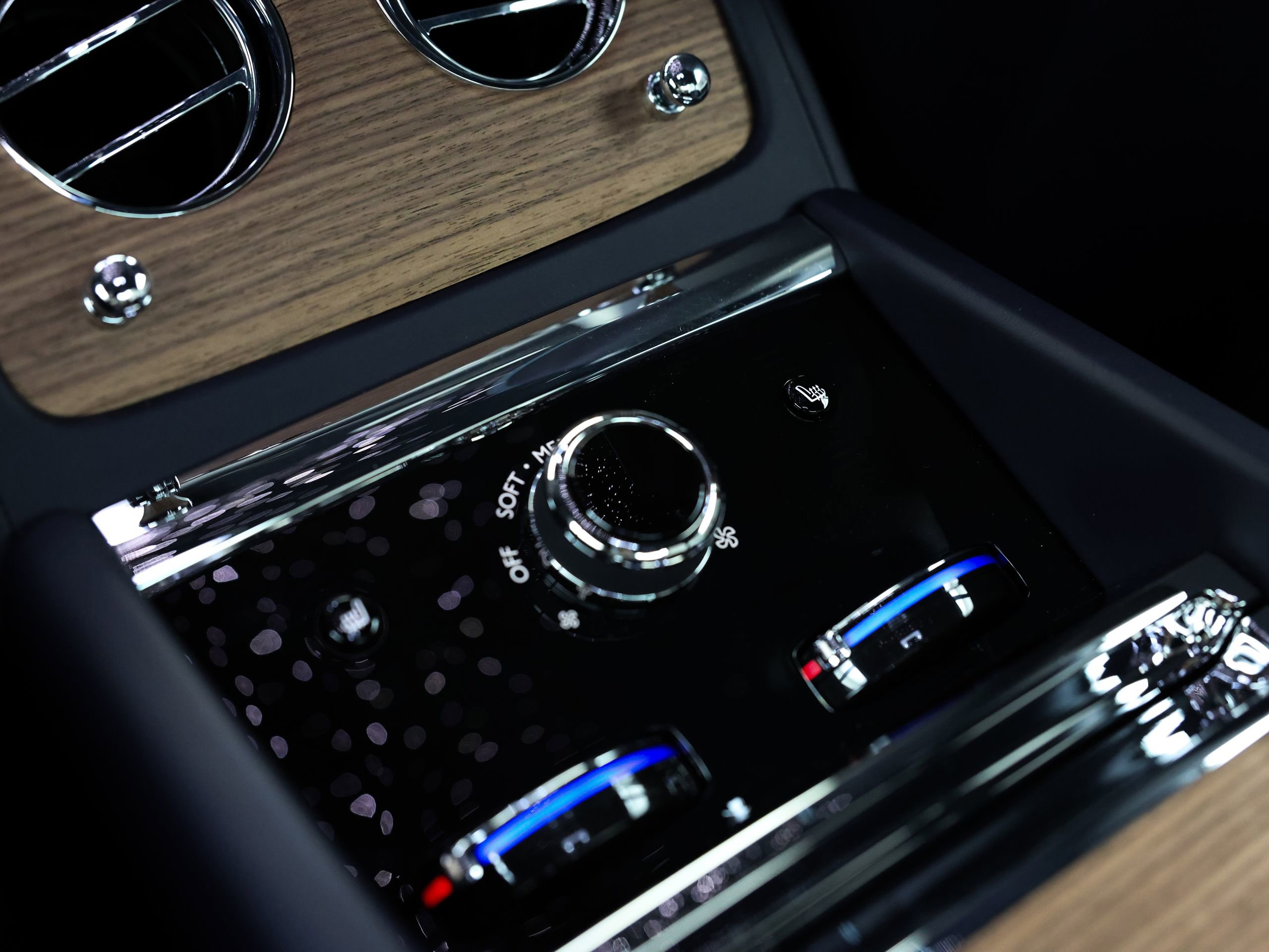 New 2026 Rolls-Royce Spectre Base image 13