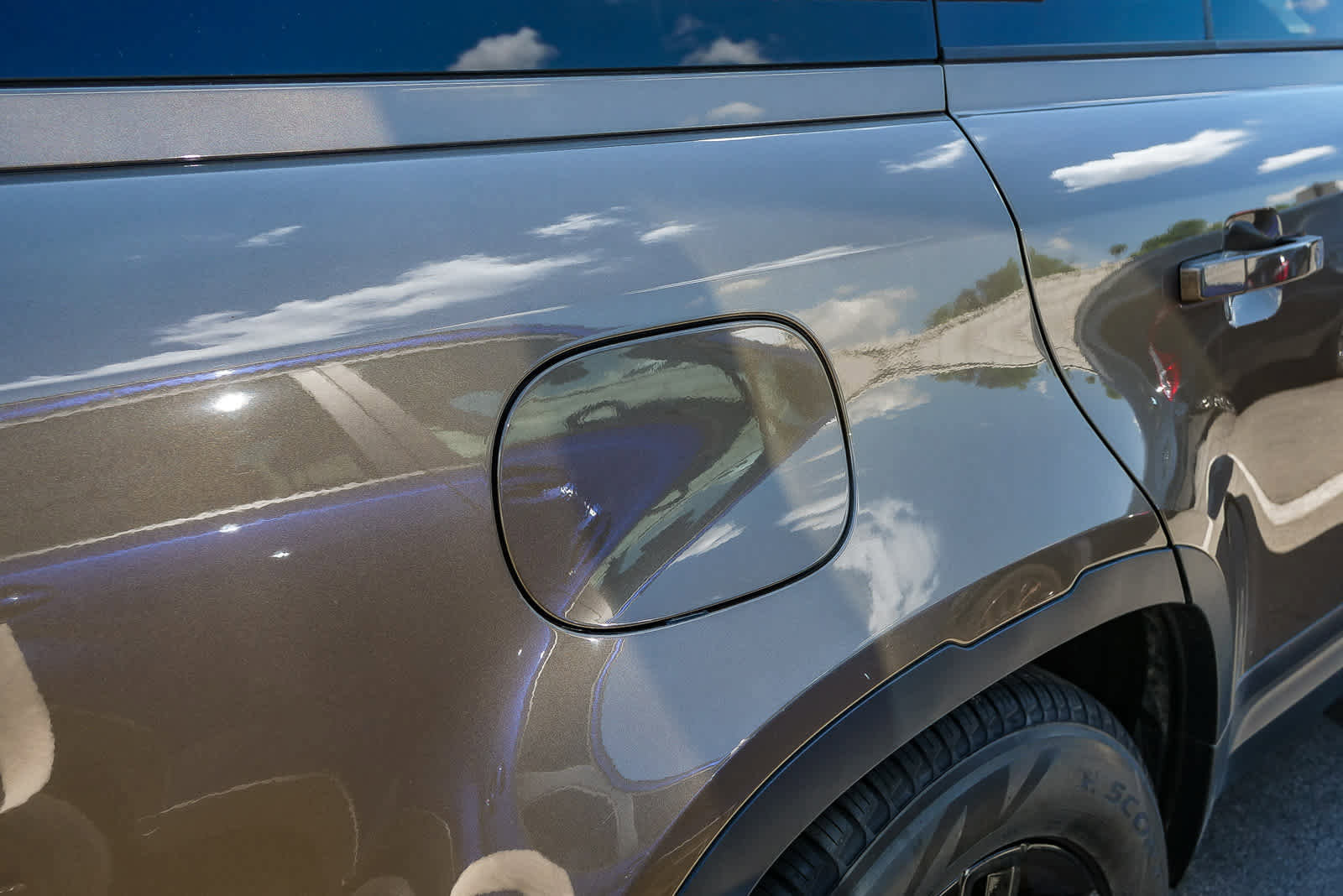 Used 2024 Land Rover Defender 130 S image 12