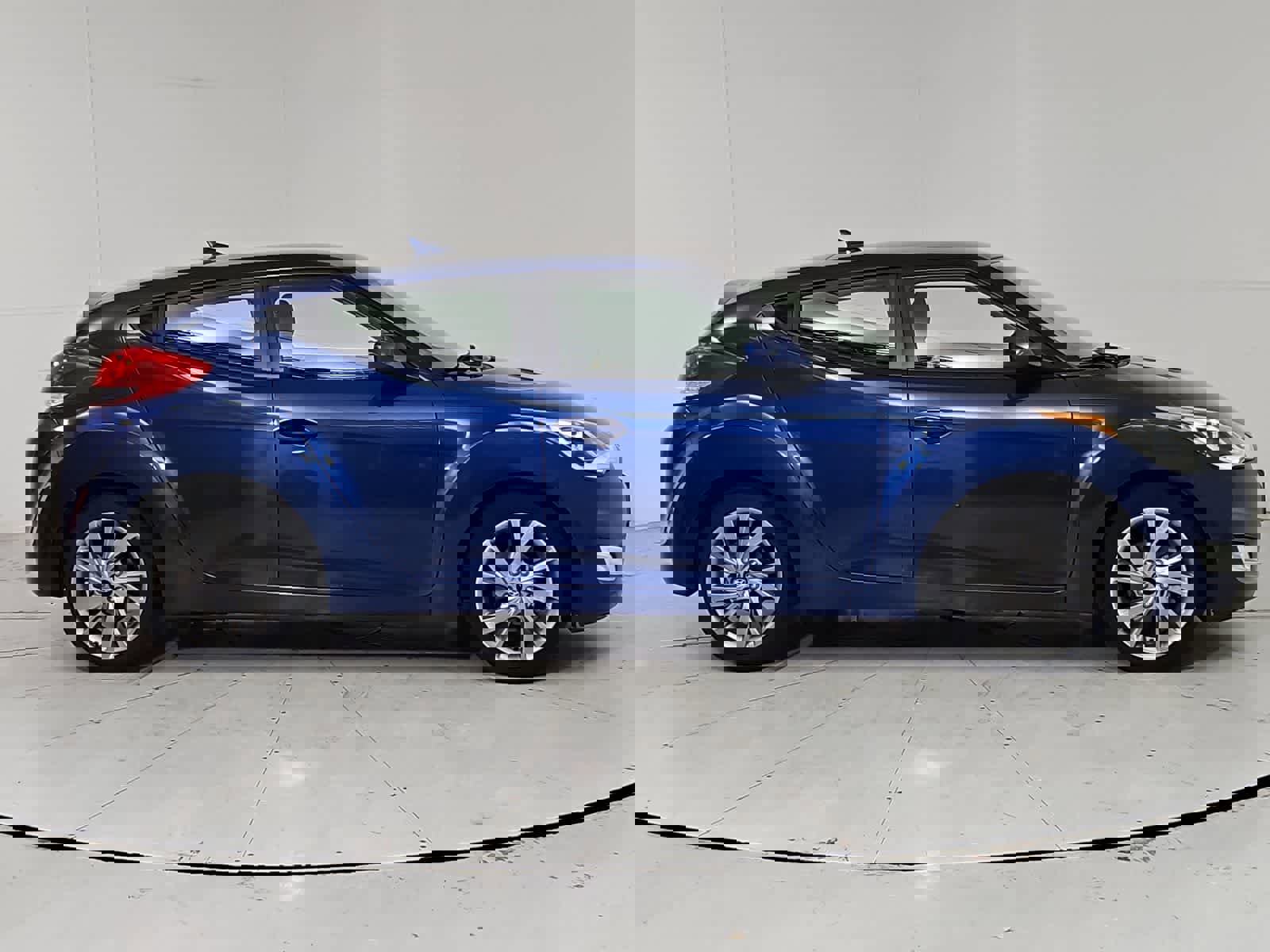 Used 2017 Hyundai Veloster image 7