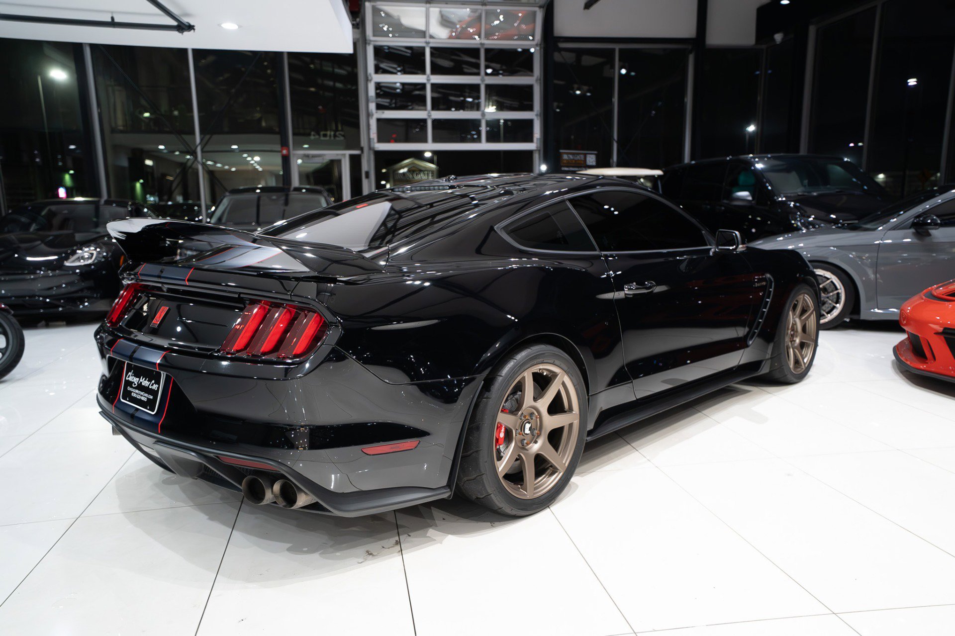 Used 2019 Ford Mustang Shelby GT350R w/ GT350R Equipment Group 920A RWD image 4