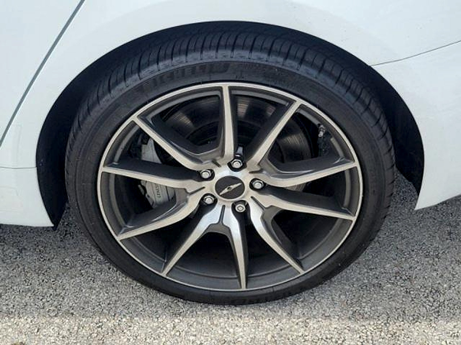 Used 2025 Genesis G70 2.5T RWD image 8