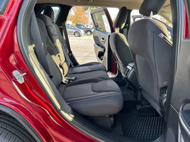 Used 2017 Jeep Cherokee Latitude w/ Safety/Convenience Group image 25