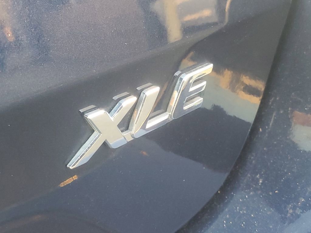 Used 2019 Toyota Sienna XLE image 7