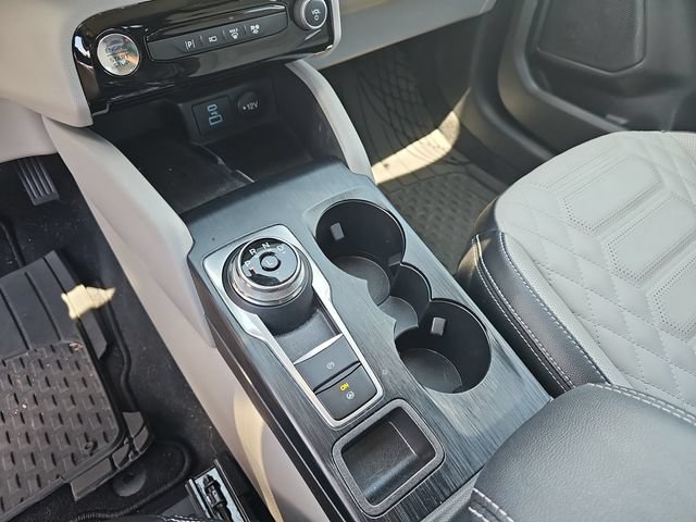 Used 2023 Ford Escape Platinum w/ Premium Technology Package AWD/4WD image 28