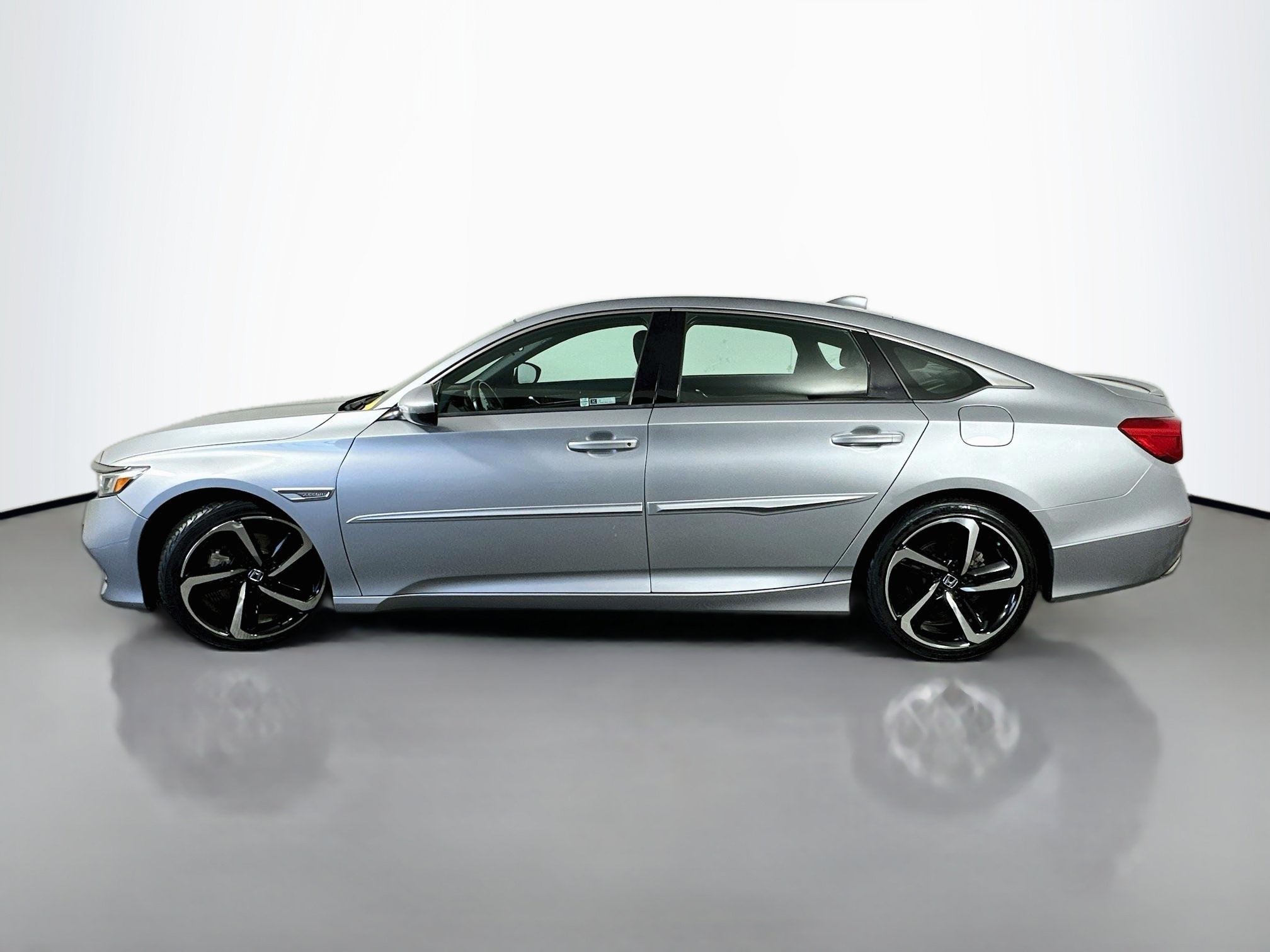 Used 2019 Honda Accord Sport image 4